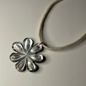 Flower Pendent Necklace